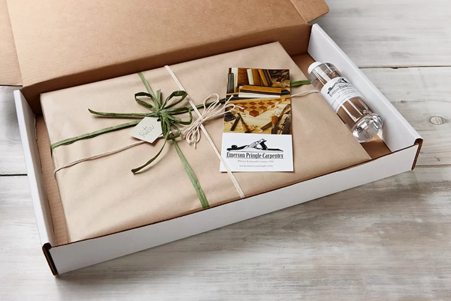 Изготовление коробок <br />
для подарочных наборов